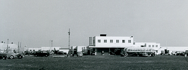 File:Lydd Airport, 1960 - geograph.org.uk - 1279936.jpg