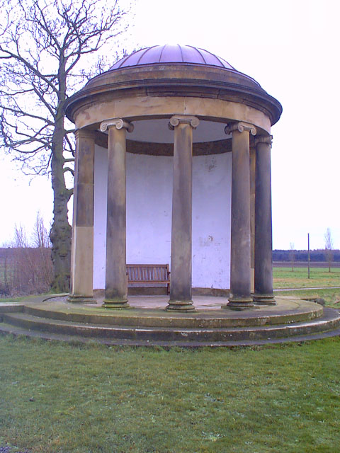 File:Temple in Escrick Park - geograph.org.uk - 313442.jpg