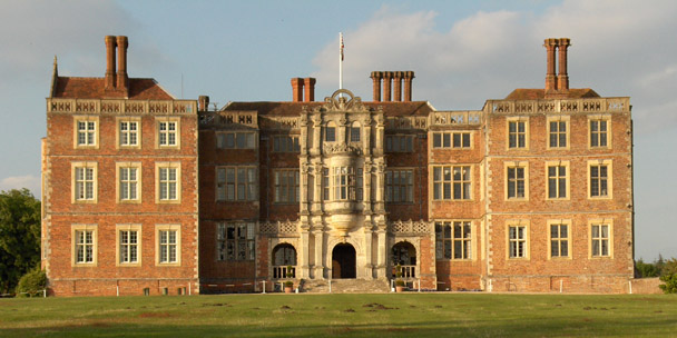 File:BramshillHouse(AndrewSmith)Jun2006 (wide crop).jpg