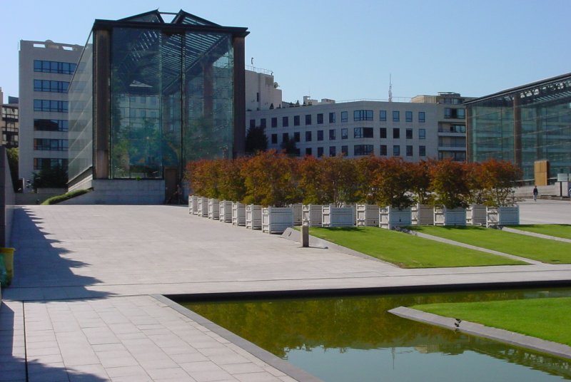 File:Serres Parc-André-Citroën-Paris.jpg
