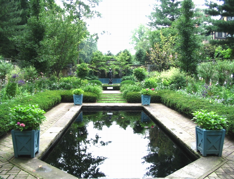 File:Stan Hywett Pool.JPG