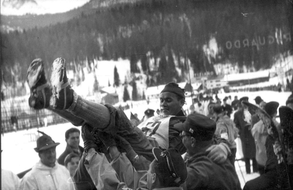 File:Veikko Hakulinen winner at Cortina 1956.jpg