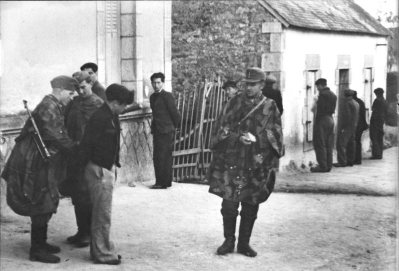 File:Bundesarchiv Bild 183-J27289, Frankreich, Festnahme von Franzosen.jpg