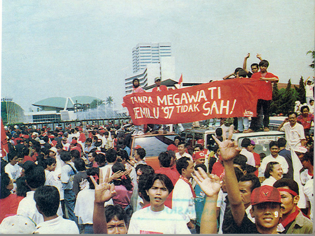 File:Megawati 1997 Legislative election.jpg