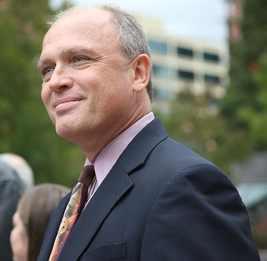 File:Randy Leonard at City Hall.jpg