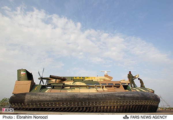 File:2012 Bandar Abbas new equipment induction ceremony - Tondar hovercraft (17).jpg