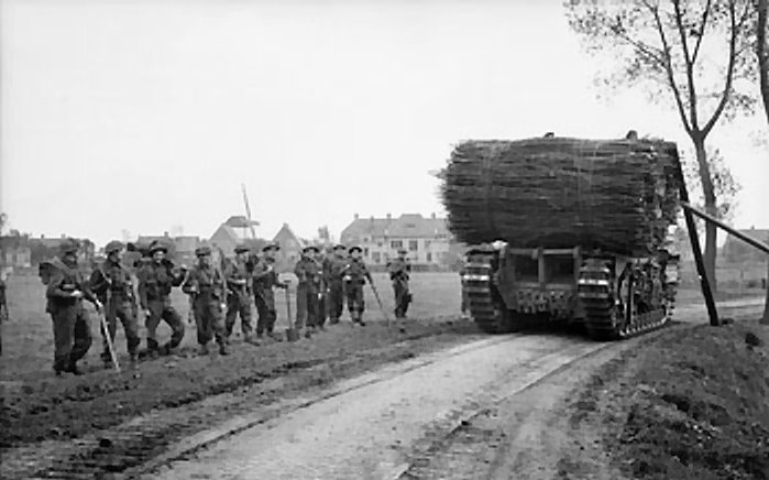 File:AVRE 03.jpg