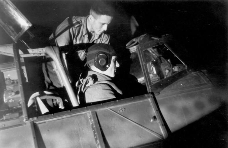 File:Bundesarchiv Bild 101I-641-4544-29A, Krim, Josef Kociok, Nachtjäger.jpg