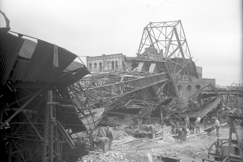 File:Bundesarchiv Bild 102-10600, Alsdorf, Grubenunglück.jpg