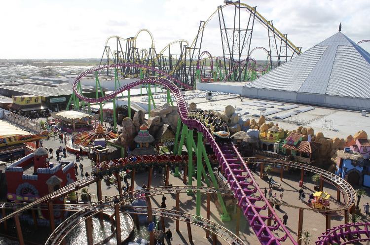File:Fantasy Island Ingoldmells.jpg