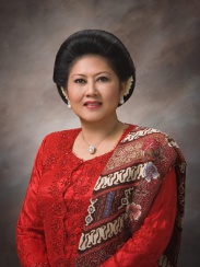 File:First Lady Kristiani Herawati Yudhoyono (2009).jpg