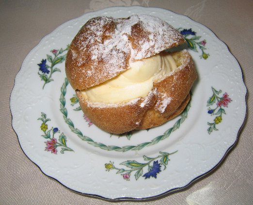 File:Cream puff.jpg