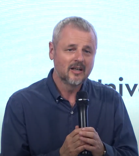 File:Sergiu Prodan 2022.png