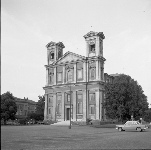 File:Karlskrona, Fredrikskyrkan - KMB - 16000200000489.jpg