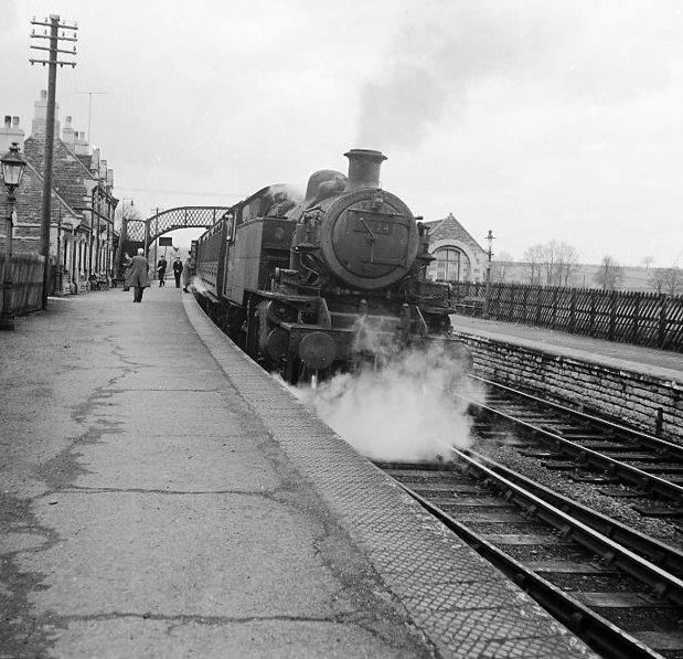 File:Olney railway station (1962).jpg