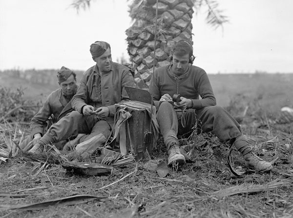 File:LoyalEdmontonRegimentWithRadioOrtona1943.jpg