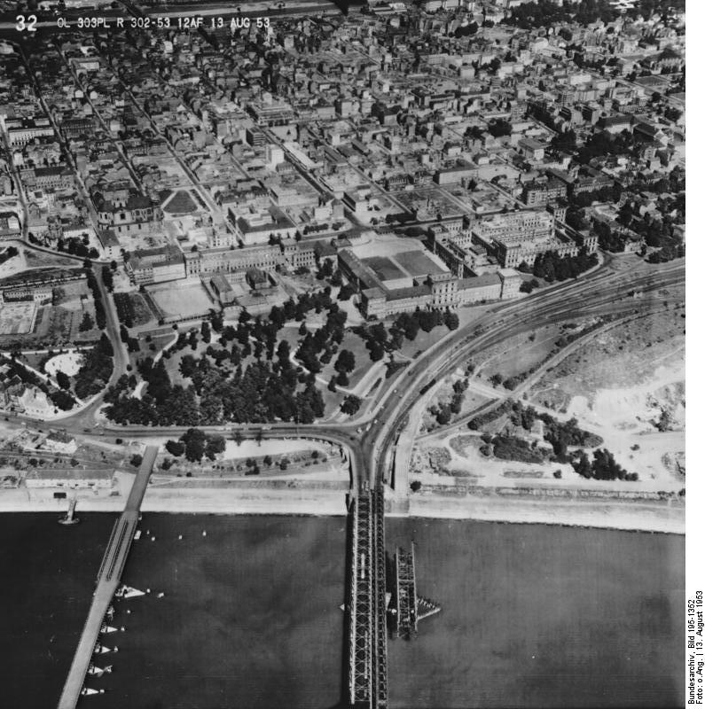 File:Bundesarchiv Bild 195-1352, Rheinbefliegung, Mannheim.jpg