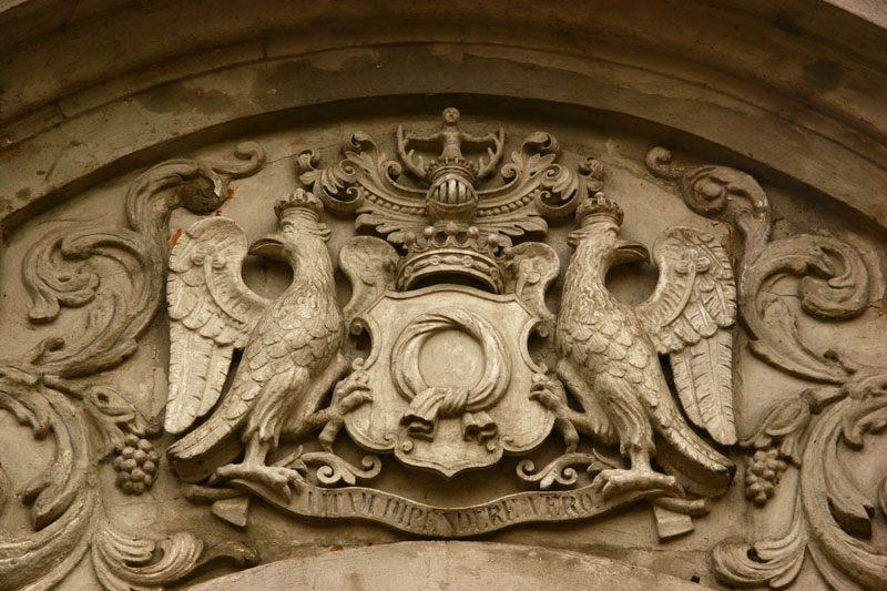 File:Herb Raczyńskich - Nałęcz.jpg