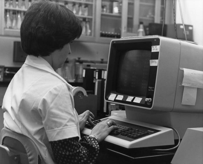 File:1980s computer worker, Centers for Disease Control.jpg