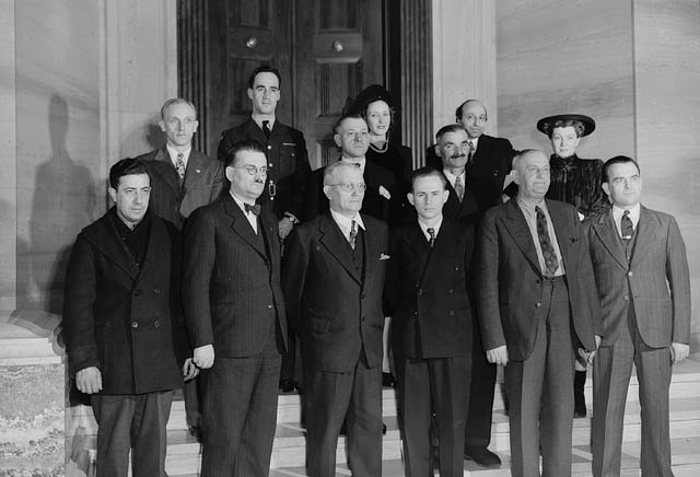 File:First official Canadian Citizenship ceremony at the Supreme Court building.jpg