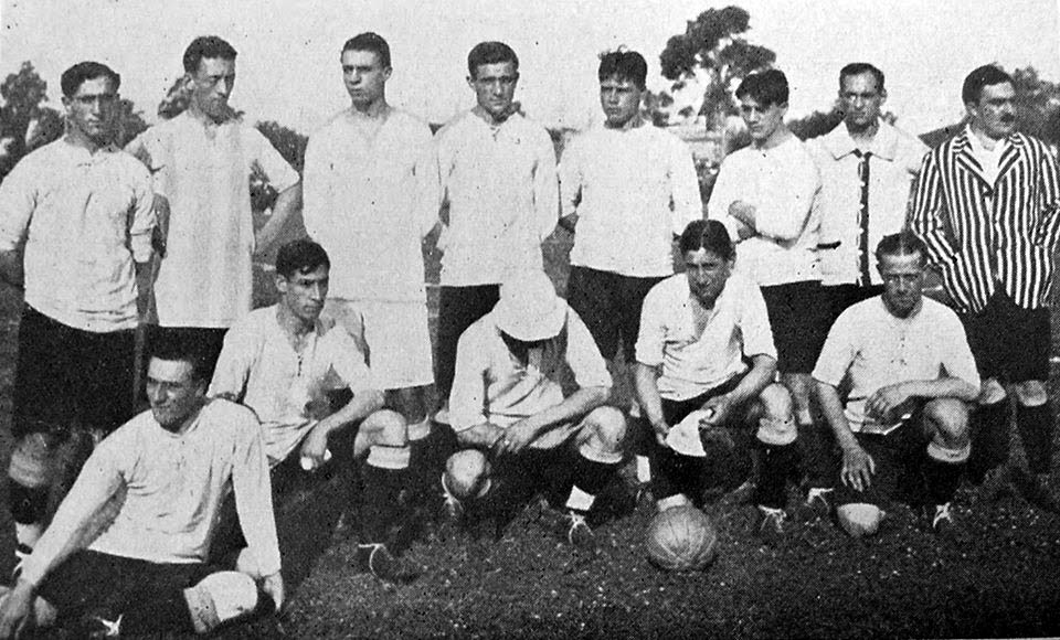 File:Racing 1916.jpg