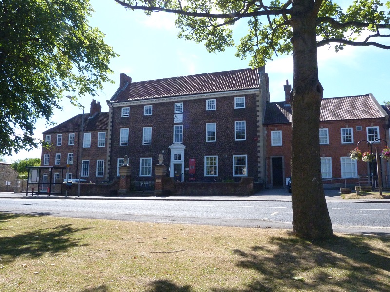 File:The Manor House, Sedgefield.jpg
