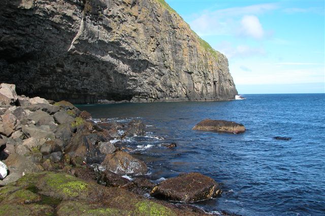 File:003 Froðba grotten Hol í Hellu.jpg