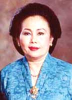 File:Sinta Nuriyah Wahid First Lady official portrait.jpg