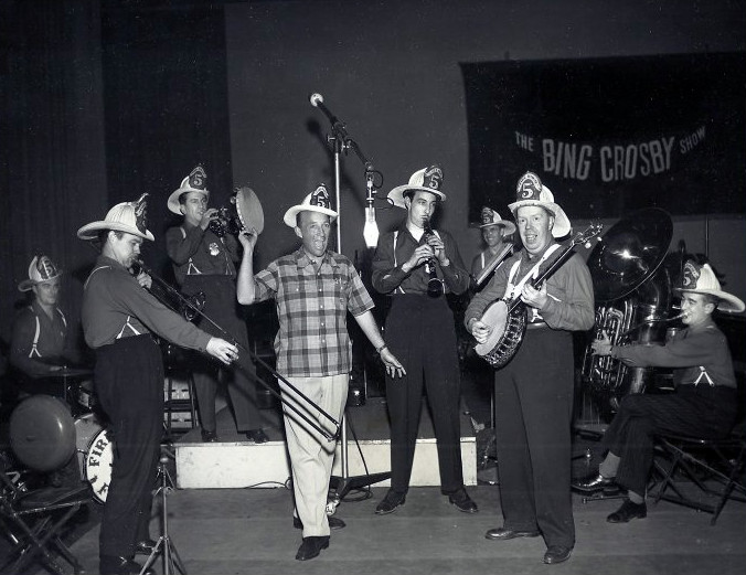 File:Bing Crosby Firehouse Five plus two 1950.JPG