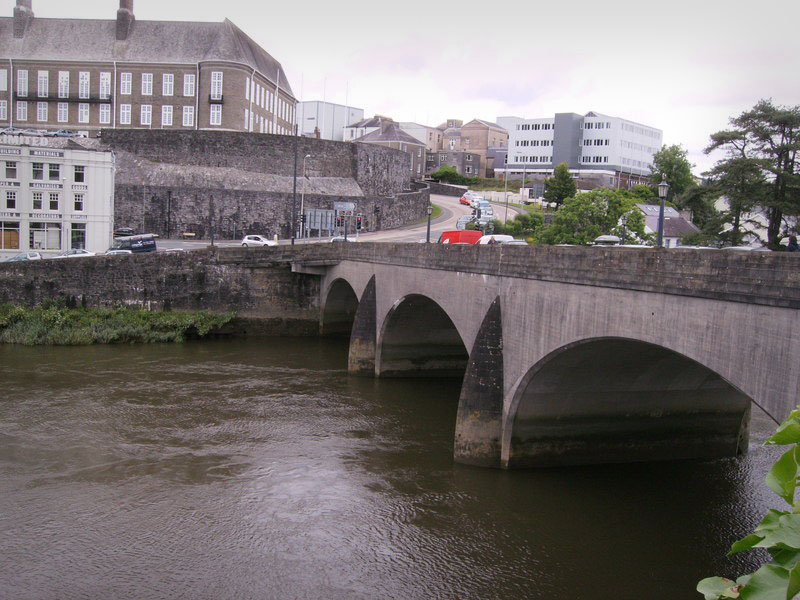 File:Carmarthen bridge over Afon Towy - geograph.org.uk - 3007505.jpg