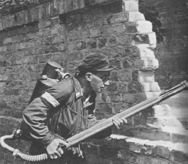 File:Warsaw Uprising - Small PASTa - Flamethrower.jpg