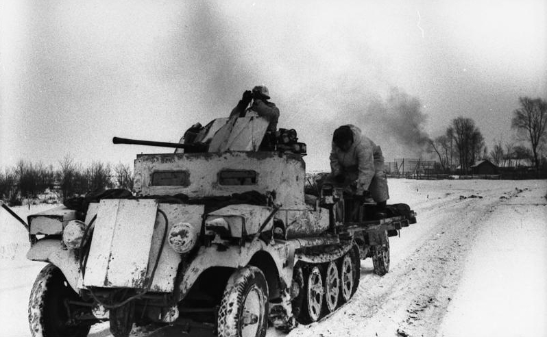 File:Bundesarchiv Bild 101I-665-6823-11, Russland, Flak auf Halbkettenfahrzeug im Erdeinsatz.jpg