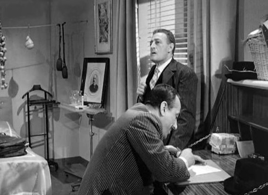 File:Totò, Peppino e... la malafemmina - La dettatura della lettera.jpg