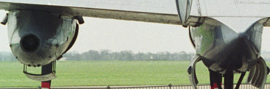 File:Avro Shackleton XF708 left wing engines from rear 1992.jpg