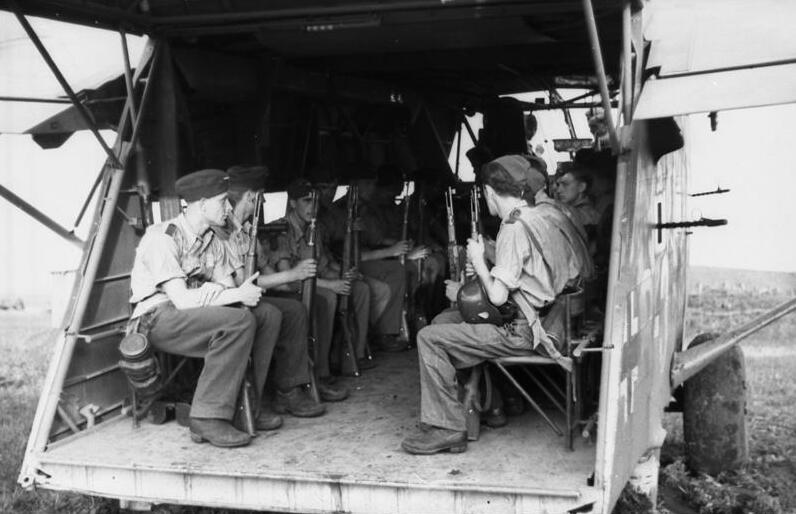 File:Bundesarchiv Bild 101I-641-4546-17, Russland, Transport von Soldaten.jpg