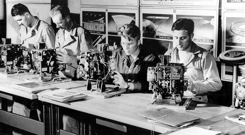 File:Bombsight training - lowry field colorado.jpg
