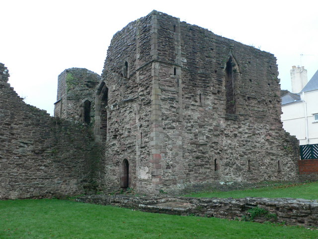 File:Great Tower, Monmouth Castle - geograph.org.uk - 649346.jpg
