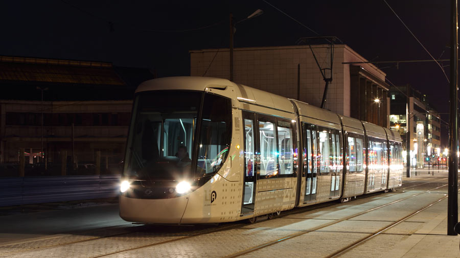 File:Rame Citadis devant la gare du Havre.jpg