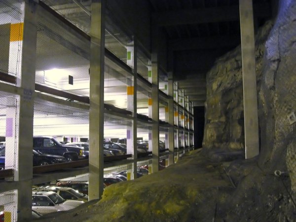 File:East River Road Garage.jpg