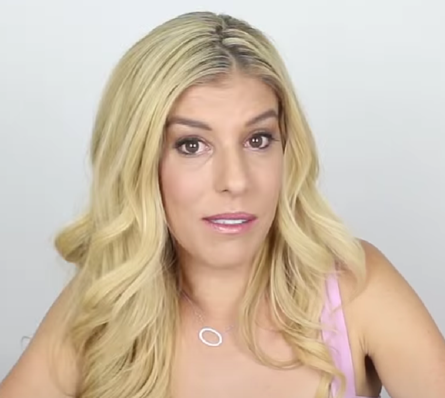 File:Rebecca Zamolo 2017.png