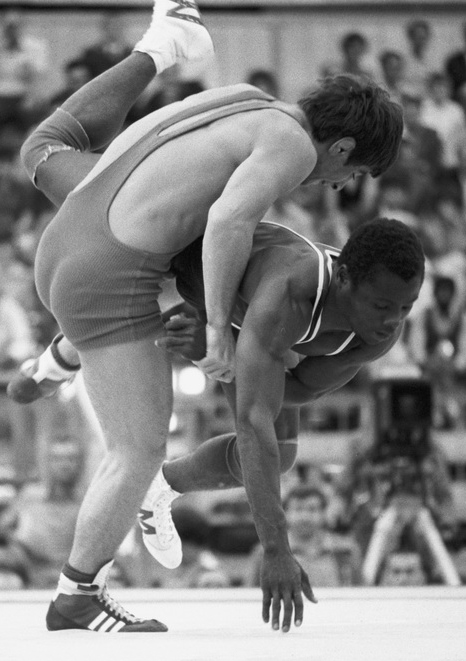 File:Magomedgasan Abushev vs Augustine Atasie 1980.jpg