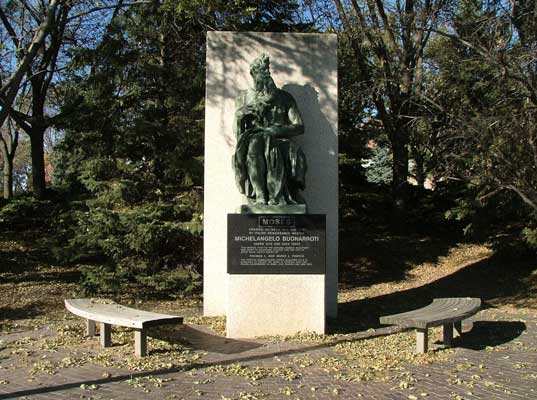 File:1bronze michelangelo moses reproduction sioux falls.jpg
