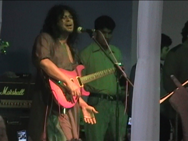 File:James 4 AIUB concert.JPG