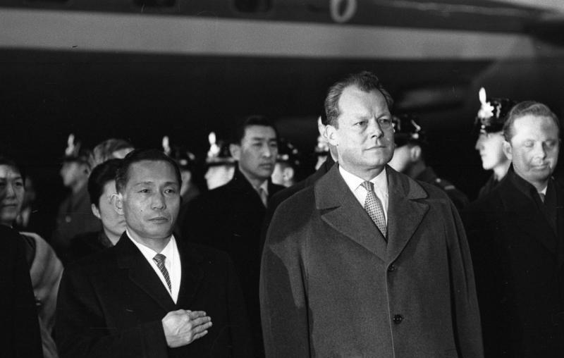 File:Bundesarchiv B 145 Bild-F019521-0007, Berlin, Staatsbesuch Präsident von Süd-Korea.jpg