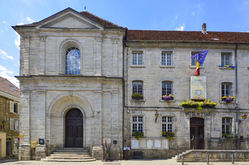 File:Arbois, l'hôtel de ville.jpg