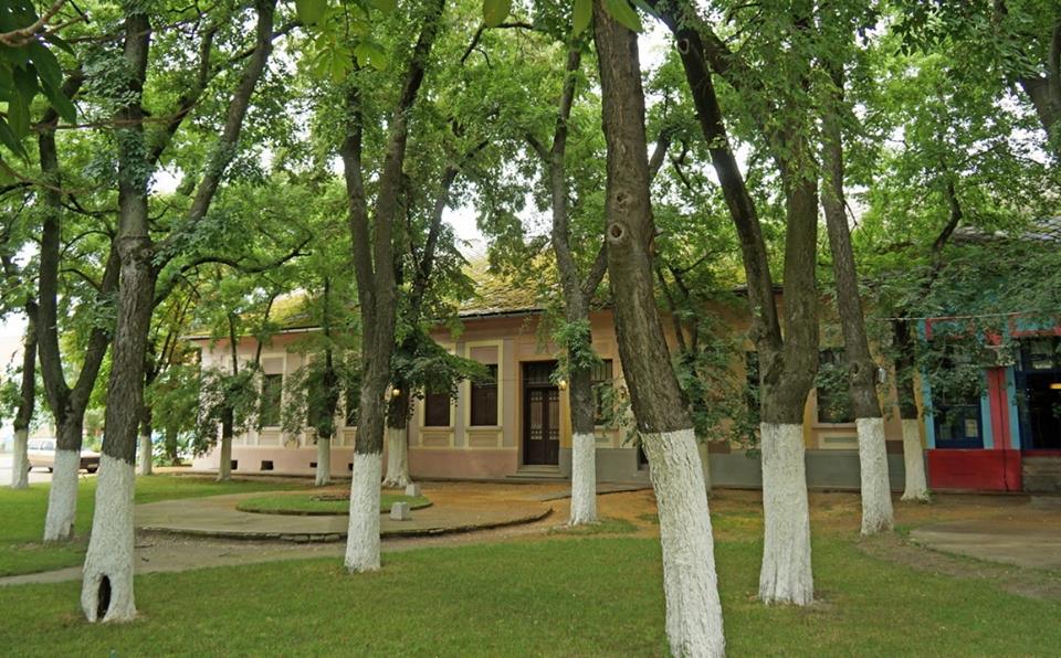 File:Kolut centar.jpg