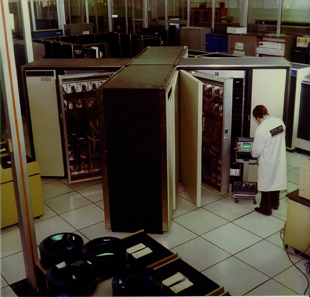 File:Sala Cdc 6600 Cineca.jpg