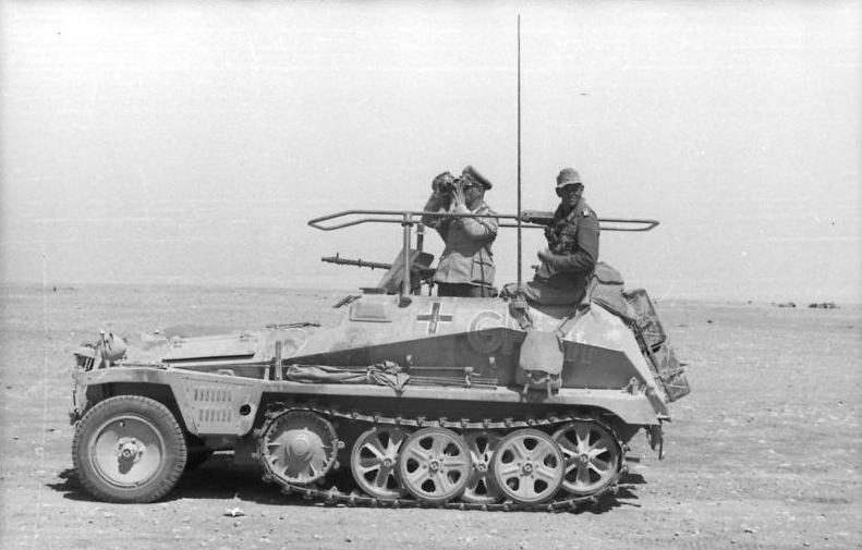 File:Bundesarchiv Bild 101I-443-1589-09, Nordafrika, Rommel in Befehlsfahrzeug.jpg