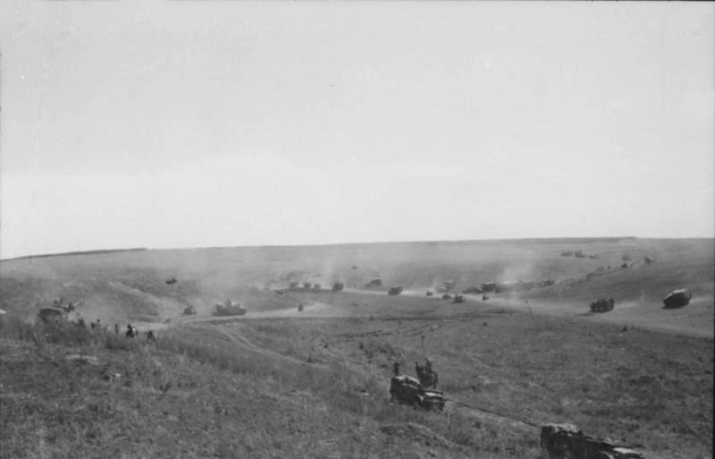 File:Bundesarchiv Bild 101I-022-2924-14, Russland, Unternehmen "Zitadelle", Fahrzeuge.jpg