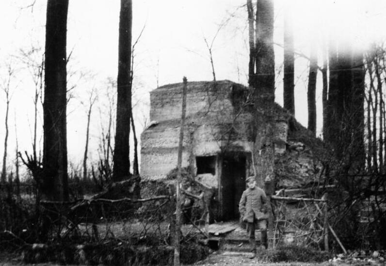 File:Bundesarchiv Bild 146-1994-105-20, Frankreich, Fromelles, Unterstand.jpg